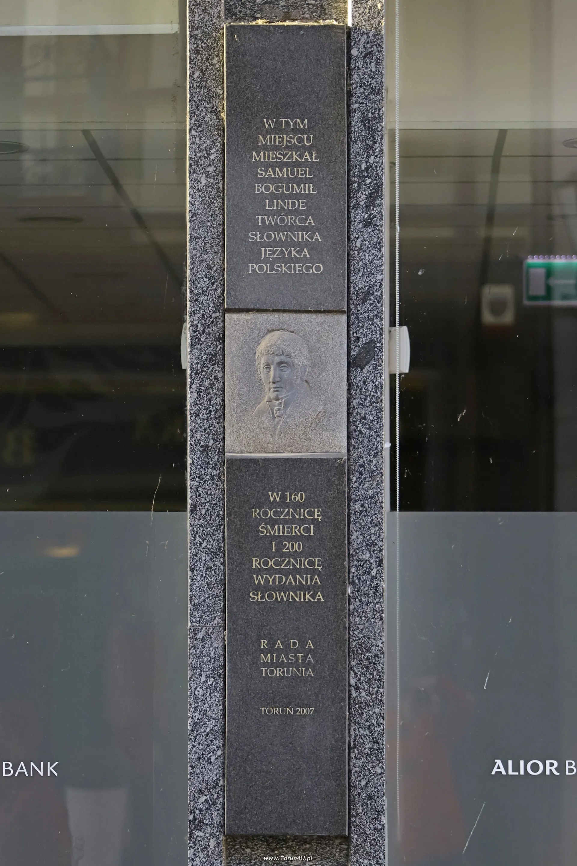 Tablica pamiątkowa Bogumiła Samuela Lindego