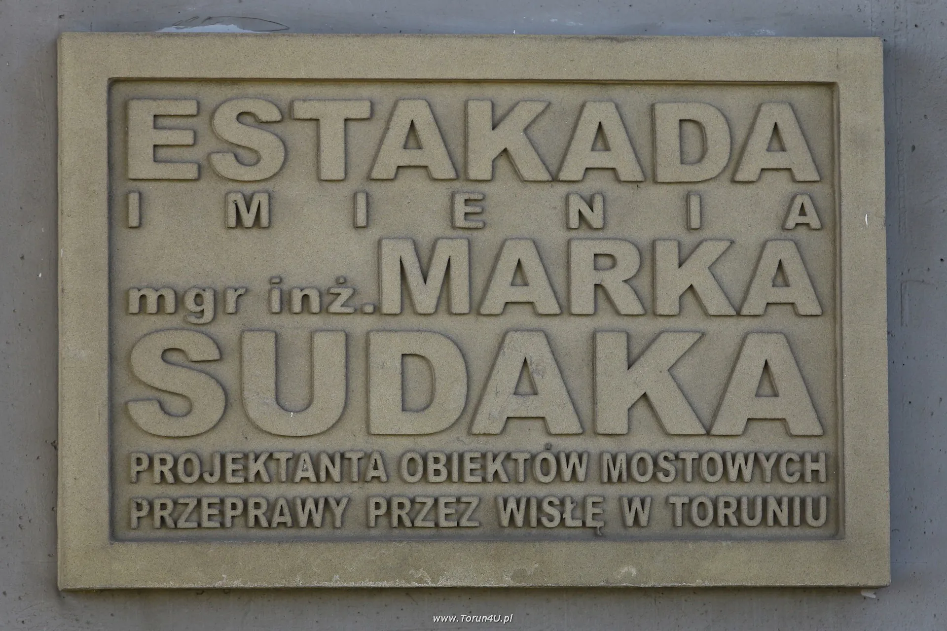 Tablica pamiątkowa Estakady Marka Sudaka 