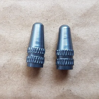 Kapturek nakrętka zaworu PRESTA aluminiowy Szary ochronny i ozdobny na wentyl r